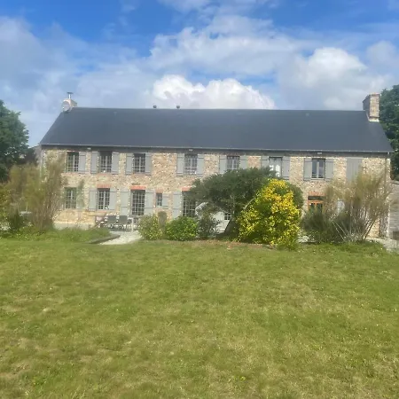 Est De La Pointe D'agon 4 Convives Hébergement de vacances *