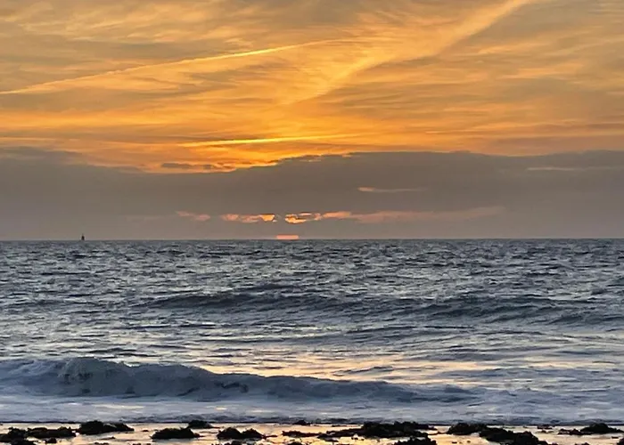 Est De La Pointe D'agon 4 Convives