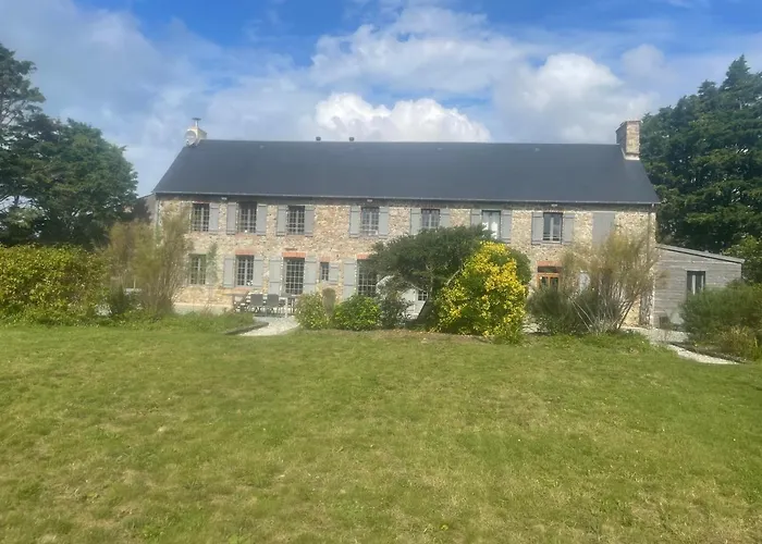 Est De La Pointe D'agon 4 Convives Hébergement de vacances *