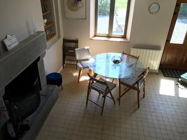 Est De La Pointe D'agon 4 Convives Hébergement de vacances