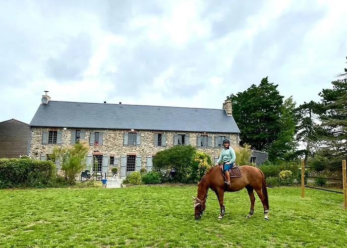 Est De La Pointe D'agon 4 Convives Holiday home *